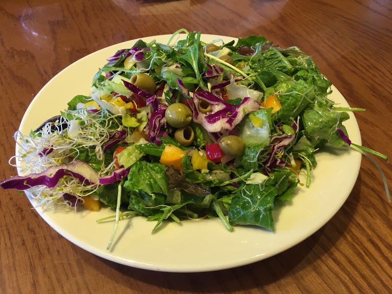 Miami Juice - Delicious plate of mixed salad